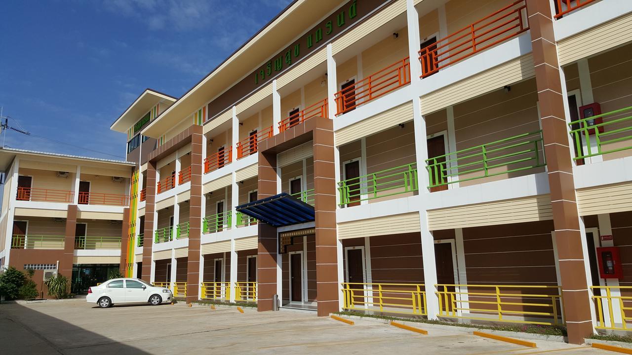 Charoensuk Grand Hotel Kabin Buri Ngoại thất bức ảnh