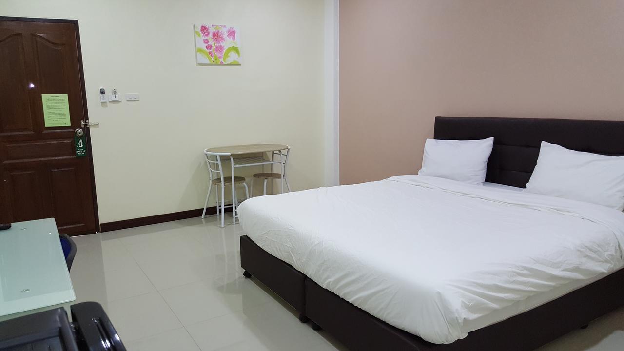 Charoensuk Grand Hotel Kabin Buri Ngoại thất bức ảnh