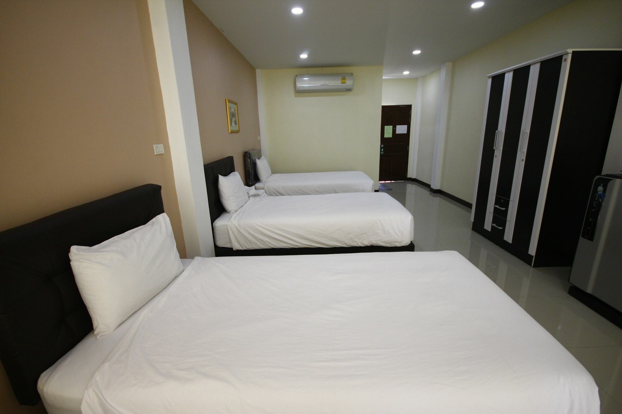 Charoensuk Grand Hotel Kabin Buri Ngoại thất bức ảnh