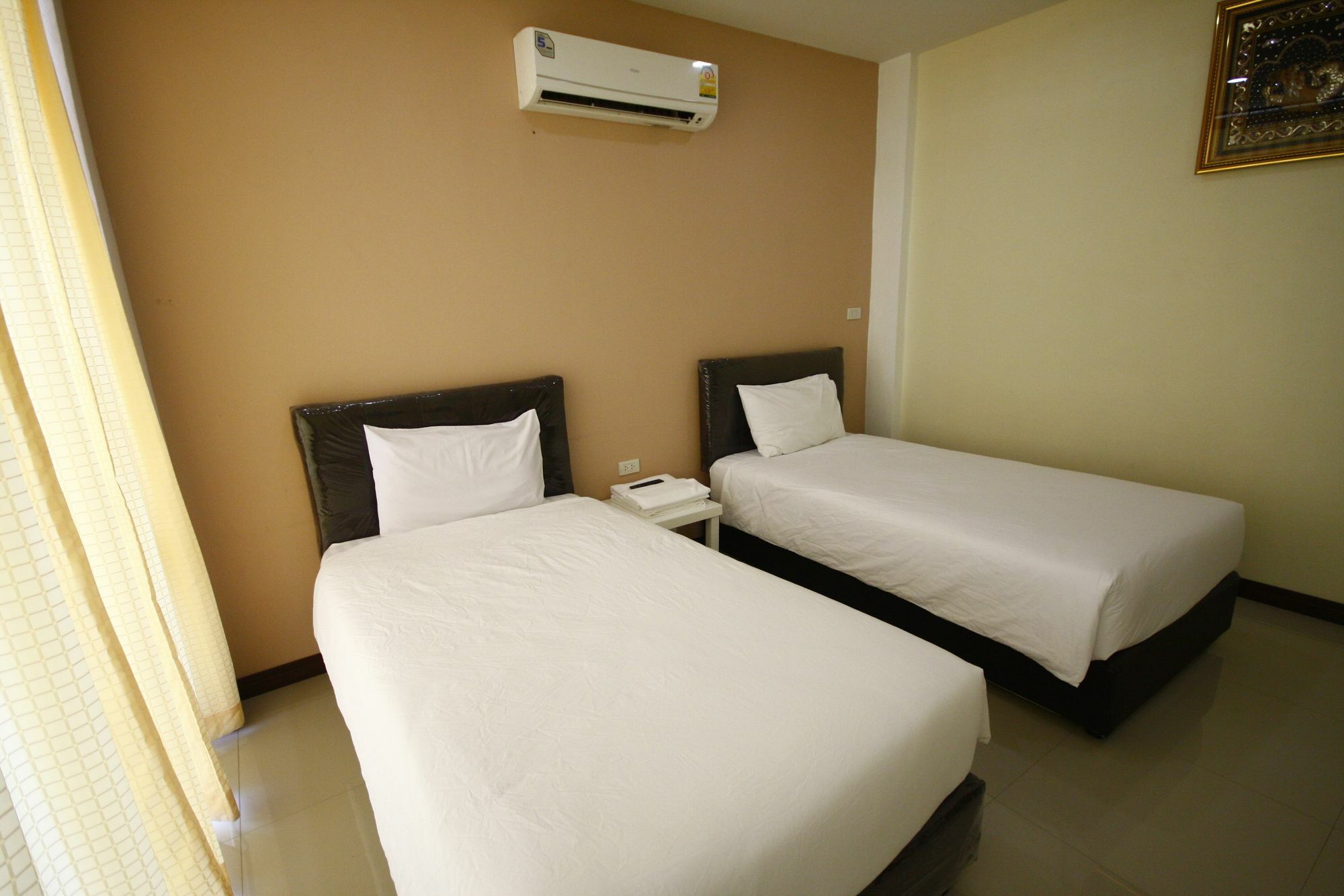 Charoensuk Grand Hotel Kabin Buri Ngoại thất bức ảnh